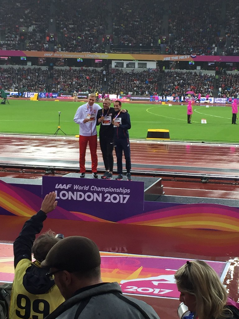 pole vault medal